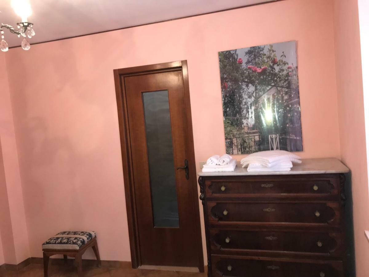 Bed & Roses “Gege” Apartment Ла Мора Екстериор снимка