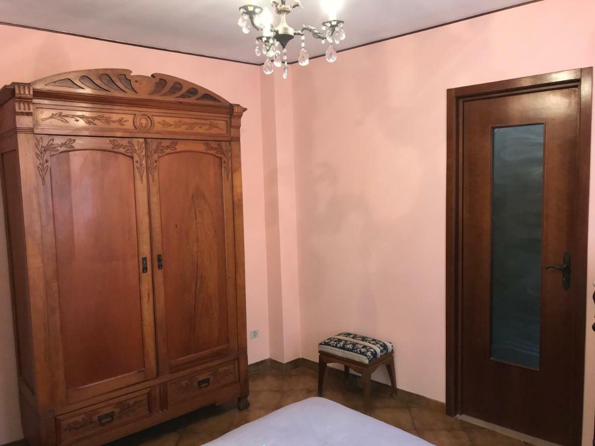 Bed & Roses “Gege” Apartment Ла Мора Екстериор снимка